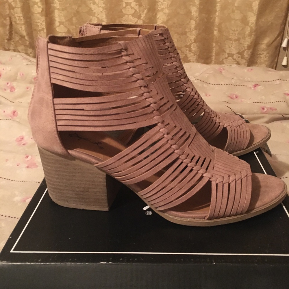Qupid booties - Picture 2 of 2
